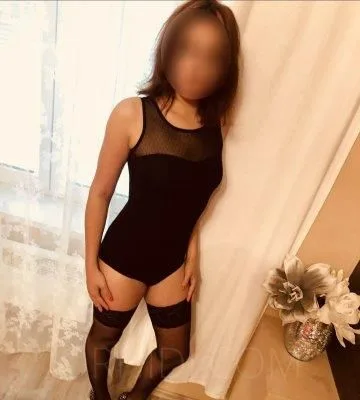 Nikola escort Opava